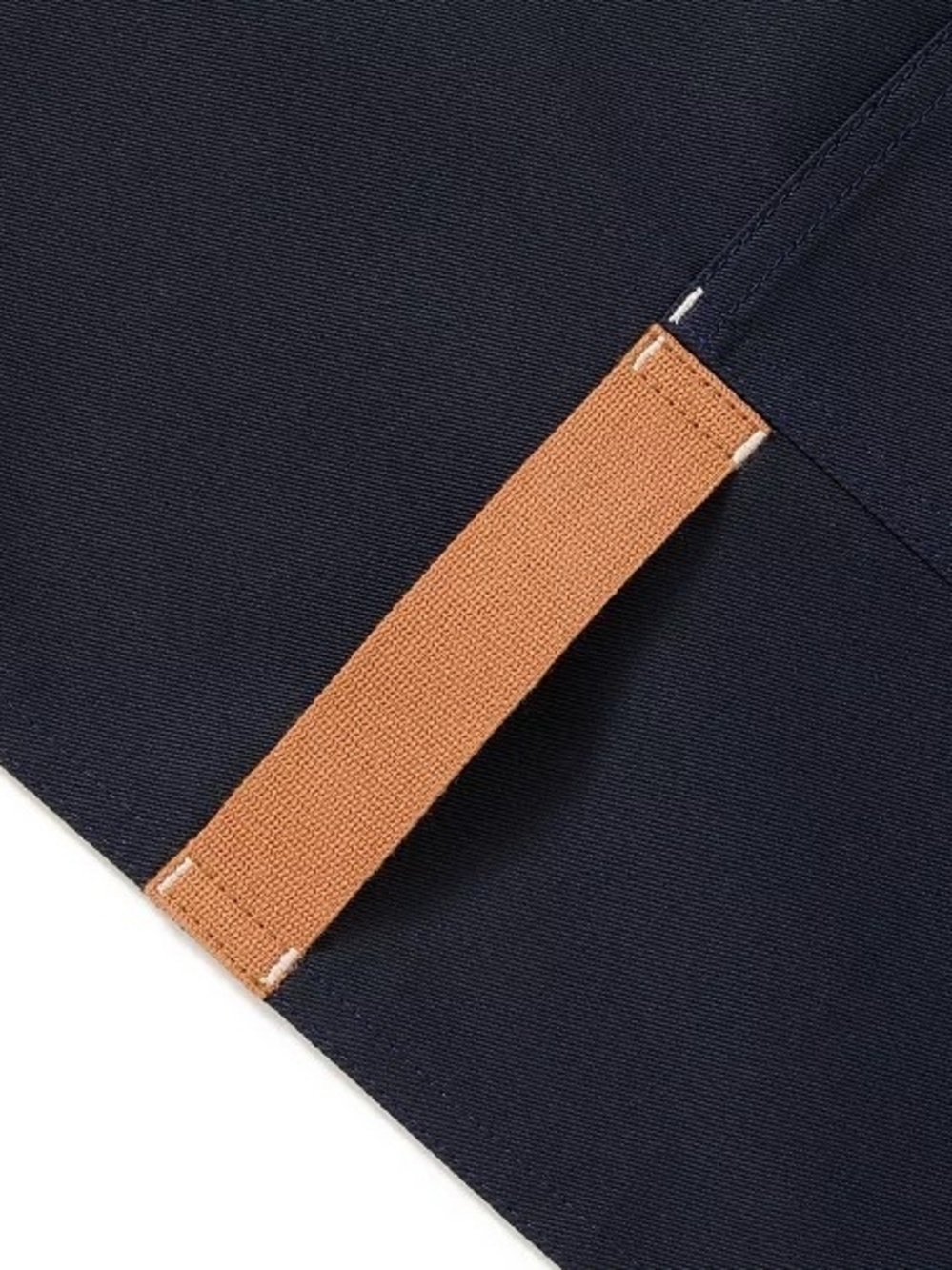 Essential Apron - Picture 3 of 6